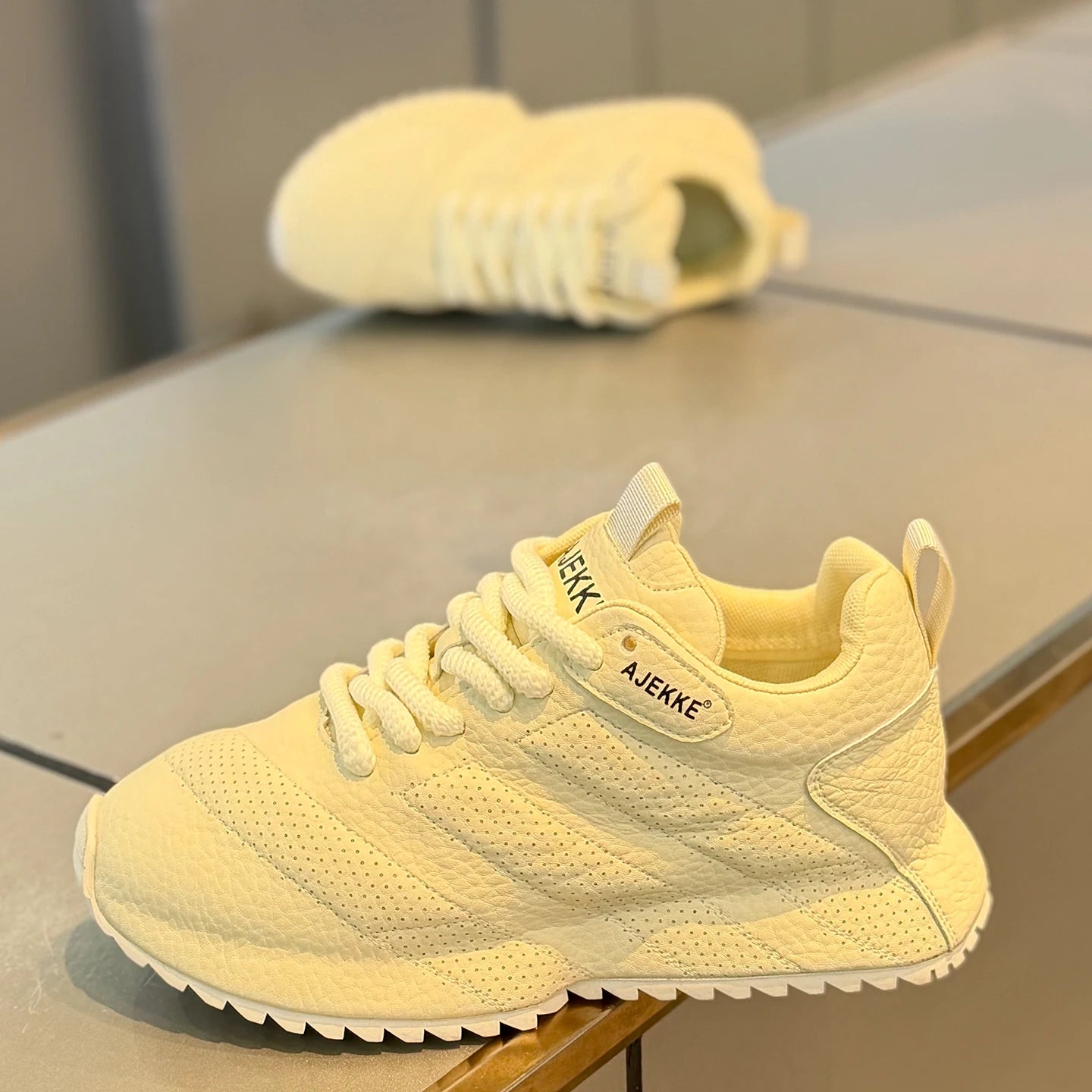 Men's Outdoor Sports Casual oes Faionable Retro een Thi Bot Dad oes Comfortable All-Match Low Top Breathable casual shoes